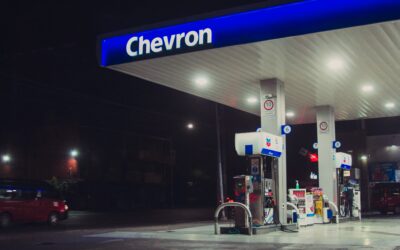 Energigigiganten Chevron CVX beslutar om aktieåterköp for 75 milliarder dollar og en uddelningsundersøgelse den 25 januar. Återköpsprogrammet börjar gälla den 1 april.