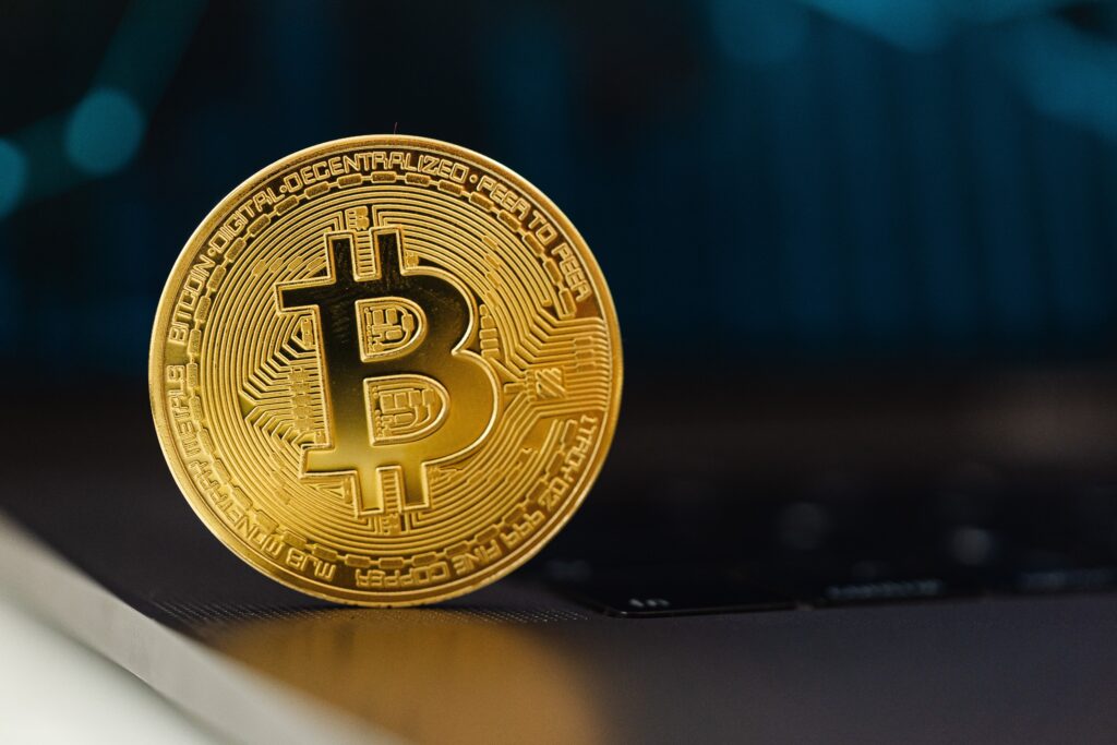Analytiker spekulerar i att Bitcoin-hashhastigheten, den så kallade Bitcoin hash rate, har sett en betydande ökning nyligen när gruvarbetare kommer tillbaka online för att skörda frukterna av det ökade priset för BTC.