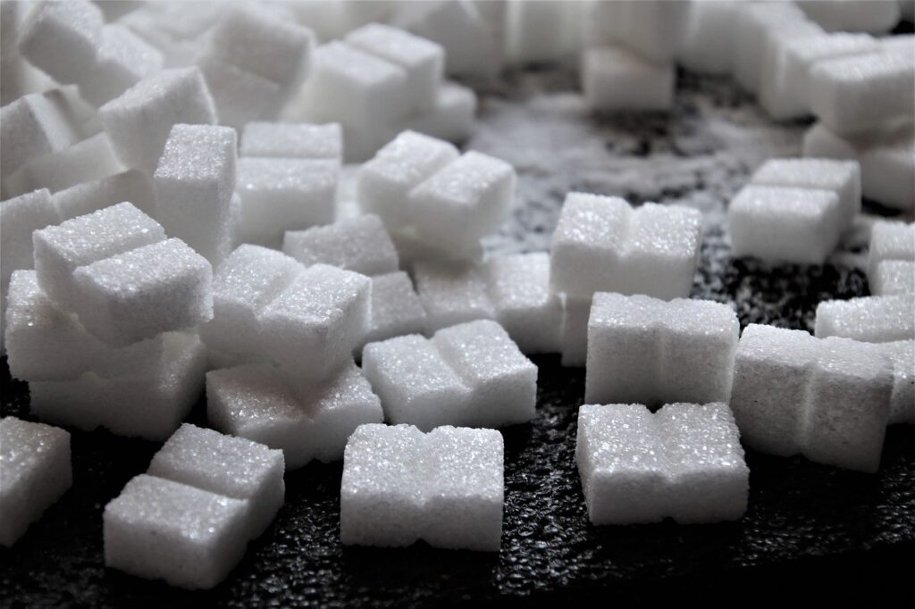 Under 2023/24 kommer världen att producera 178,8 miljoner ton socker, detta är den näst största skörden någonsin efter säsongen 2017/2018. Denna prognos är emellertid 1,9 miljoner ton lägre än tidigare uppdatering från i april och bidrar till ett globalt sockerunderskott 2023/2024.