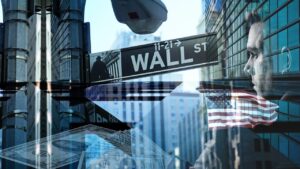 För aktiva förvaltare är matematiken skarp. Av tusentals fonder har bokstavligen bara en slagit Nasdaq 100 under de senaste fem, 10 och 15 åren. Det gjordes genom att koka ner aktievalen till cirka två dussin företag och få nästan alla av dem till vinster. Den enda fond som slår Nasdaq på lång sikt.