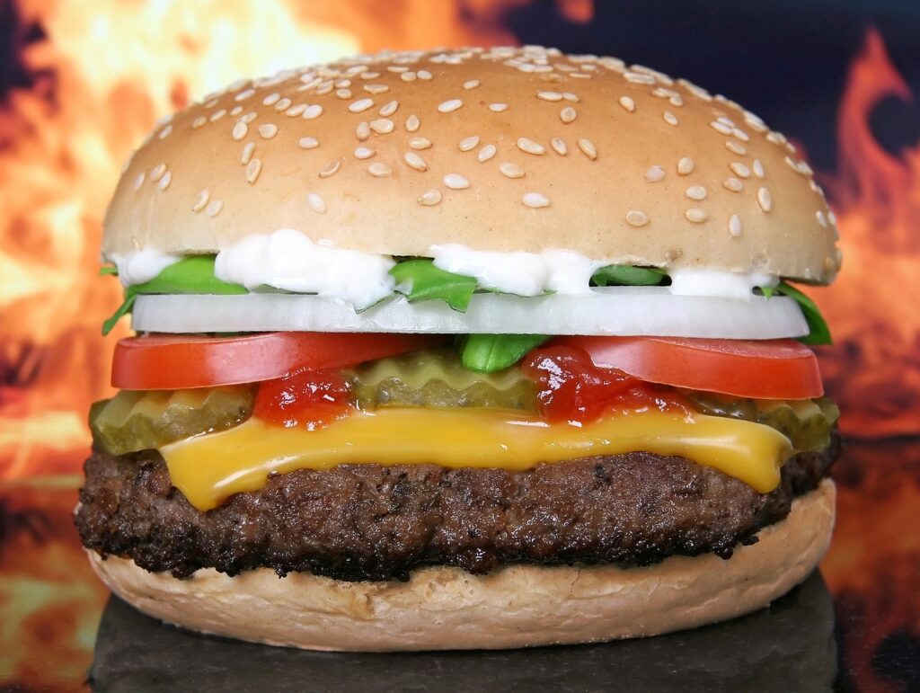 Den amerikanska hamburgerkedjan McDonalds höjde i veckan utdelningen med nästan tio procent. Bolaget har höjt sin utdelning 47 år i rad, vilket gör att det nu endast saknas tre år innan bolaget kan titulera sig utdelningskung.

Den senaste kvartalsutdelningen är 1,67 dollar per aktie, vilket gör att den på årsbasis hamnar på 6,68 dollar per aktie, vilket med dagens aktiekurs motsvarar en direktavkastning på 2,6 procent.

McDonalds har höjt sin utdelning årligen sedan 1976 när bolaget lämnade sin första utdelning.
