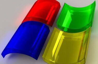 Microsoft har blivit världens andra företag med ett börsvärde på 3 biljoner dollar. LinkedIns moderbolage stängde nyligen över detta marknadsvärde, efter att ha flirtat med det under handeln dagen innan. Milstolpen – som bara nåtts en gång tidigare av Apple – återspeglar "investerarnas entusiasm över AI och dess potential att accelerera tillväxten i både intäkter och intäkter", rapporterar Bloomberg. Microsoft har investerat i ChatGPT-tillverkaren OpenAI och varit konkurrenskraftig på att rulla ut generativ artificiell intelligens. Dess aktier steg nästan 57 % förra året och steg med cirka sju procent 2024.