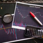 Volatilitetshandel är ett utmärkt sätt att dra fördel av snabbrörliga marknader. Upptäck de åtta volatilitetsindikatorer som hjälper dig att mäta och navigera volatiliteten på marknaden – så att du kan göra ditt drag när marknaden förändras.